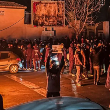 Iran Warns US, Threatens Israel and Regional Bases Amid Protests