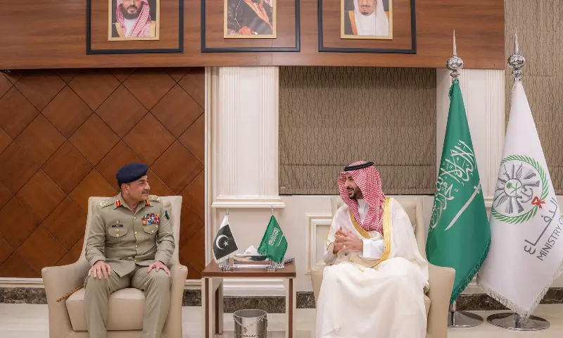 Pakistan, Saudi Arabia Discuss Security After Iranian Strikes