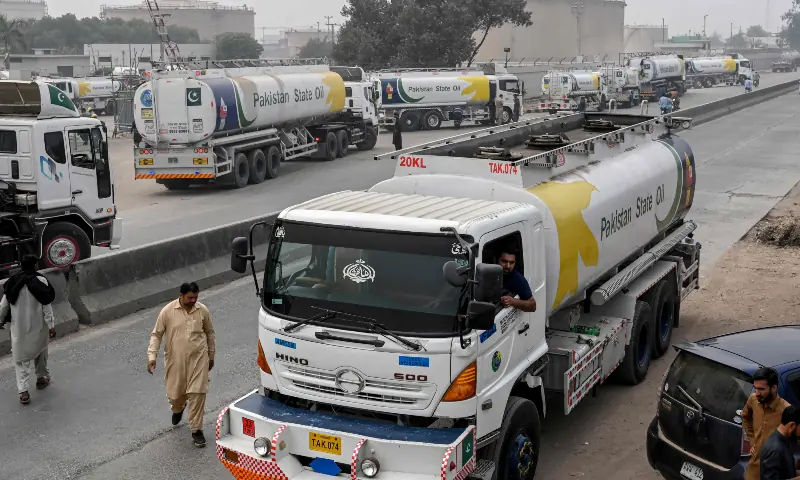Fuel Shortage Concerns Grow in Pakistan as Tanker Drivers Report Long Delays