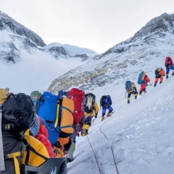 Everest Mount Everest Records Busiest Season in History with Over 1,000 Summits