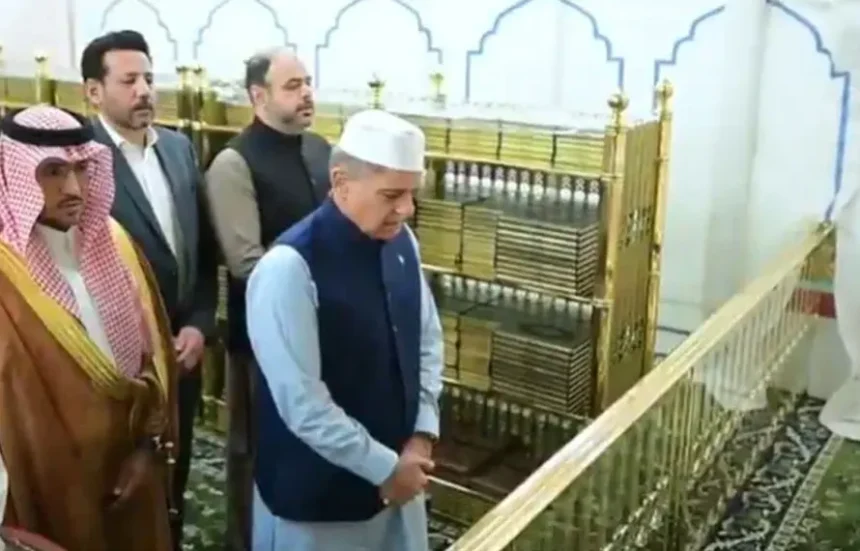 Shahbaz PM Shehbaz Sharif visits Roza-e-Rasool ﷺ in Madinah
